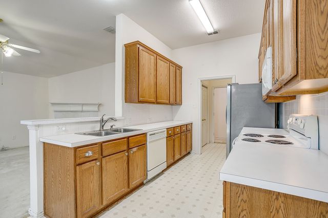 2742 Lakeside Drive, Burleson, TX 76028