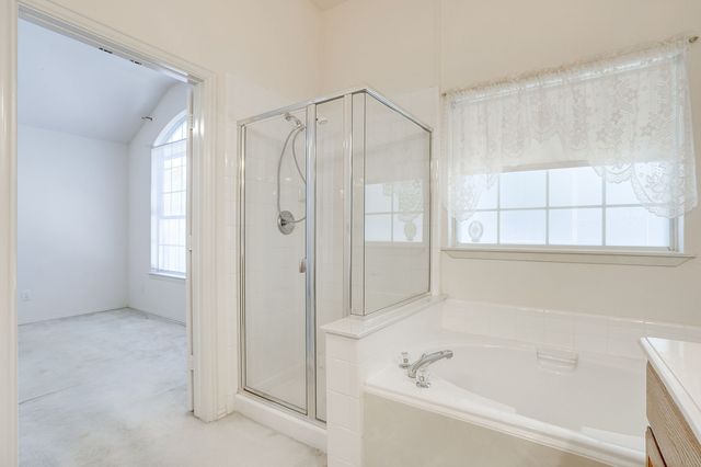 2742 Lakeside Drive, Burleson, TX 76028