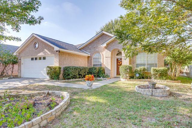 2742 Lakeside Drive, Burleson, TX 76028