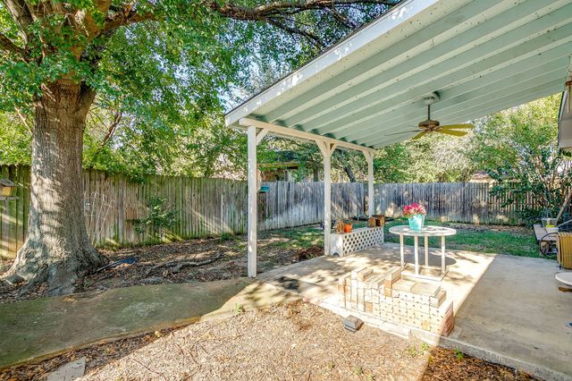 2742 Lakeside Drive, Burleson, TX 76028