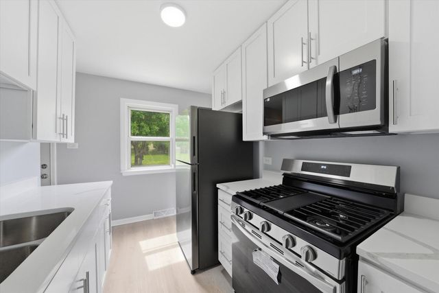 14018 S Finley Avenue, Robbins, IL 60472