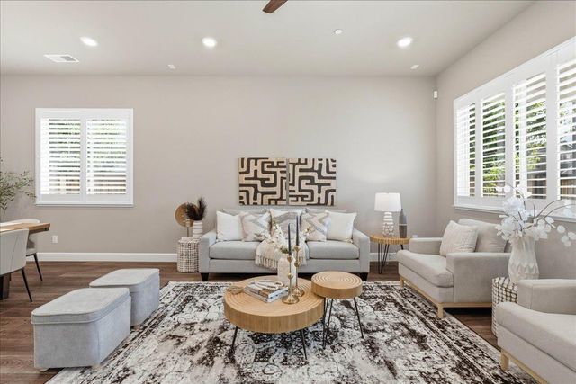 6153 Shimmer Falls Dr, Roseville, CA 95747