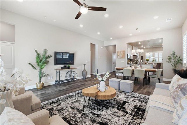 6153 Shimmer Falls Dr, Roseville, CA 95747