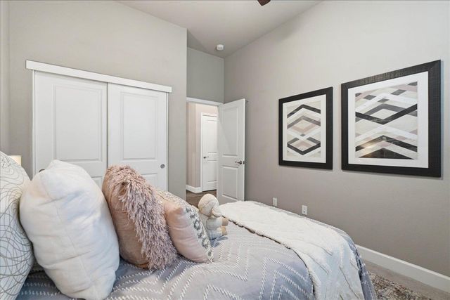 6153 Shimmer Falls Dr, Roseville, CA 95747