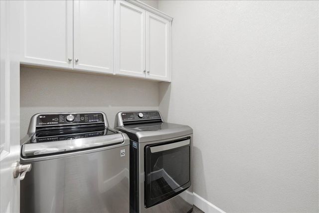 6153 Shimmer Falls Dr, Roseville, CA 95747