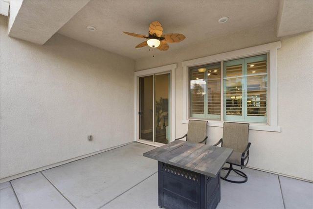 6153 Shimmer Falls Dr, Roseville, CA 95747