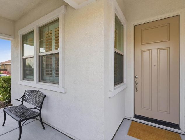 6153 Shimmer Falls Dr, Roseville, CA 95747