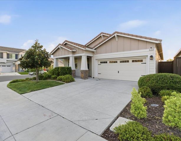 6153 Shimmer Falls Dr, Roseville, CA 95747