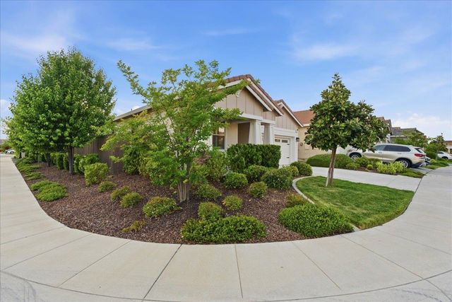 6153 Shimmer Falls Dr, Roseville, CA 95747