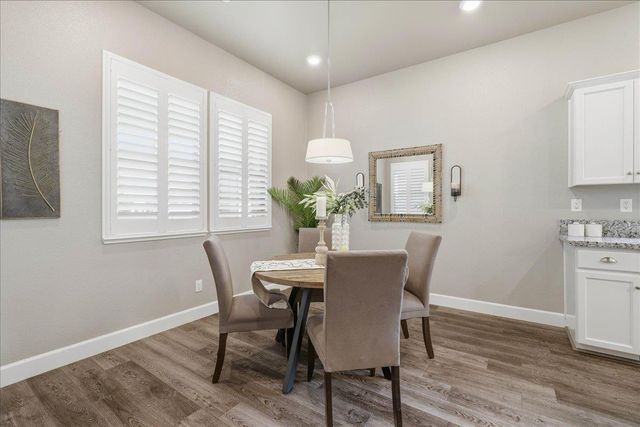 6153 Shimmer Falls Dr, Roseville, CA 95747