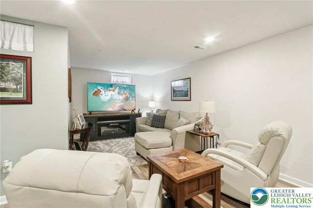 7626 Clayton Avenue, Upper Saucon Twp, PA 18036