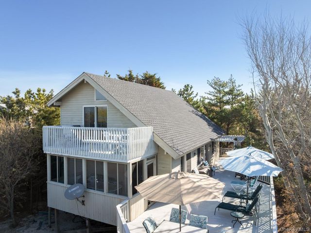 200 Clipper Road, Corneille Estates, NY 11706