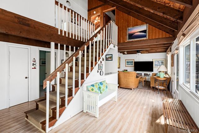 200 Clipper Road, Corneille Estates, NY 11706