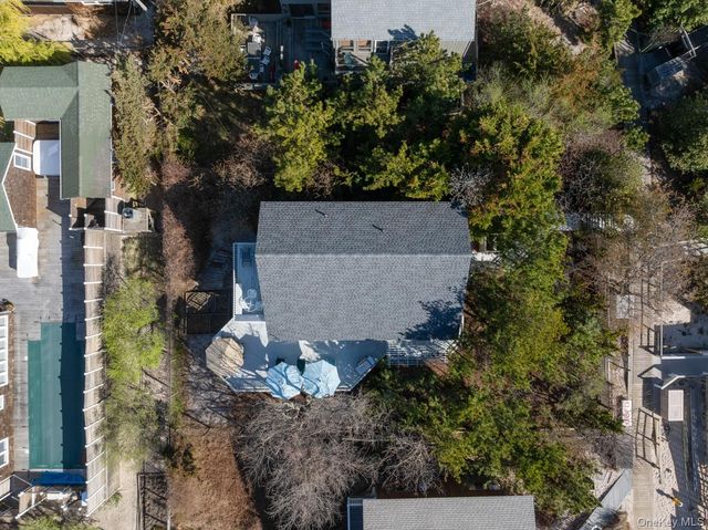 200 Clipper Road, Corneille Estates, NY 11706