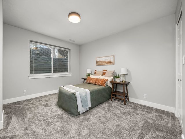 588 E BRIARSPRINGS CIR, Midvale, UT 84047