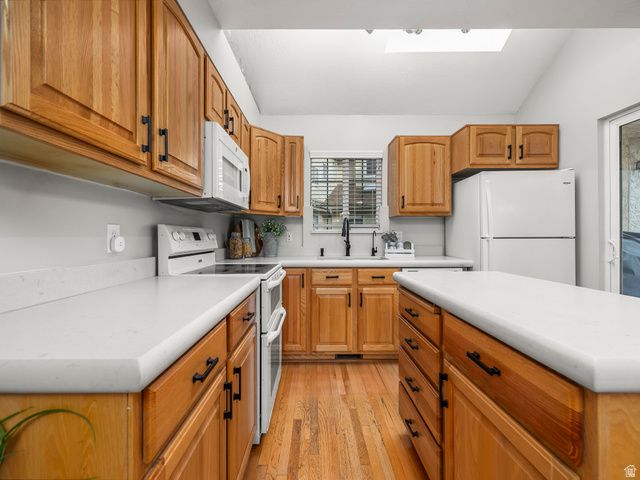 588 E BRIARSPRINGS CIR, Midvale, UT 84047