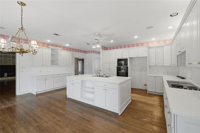 13350 Hopes Creek Road, College Station, TX 77845
