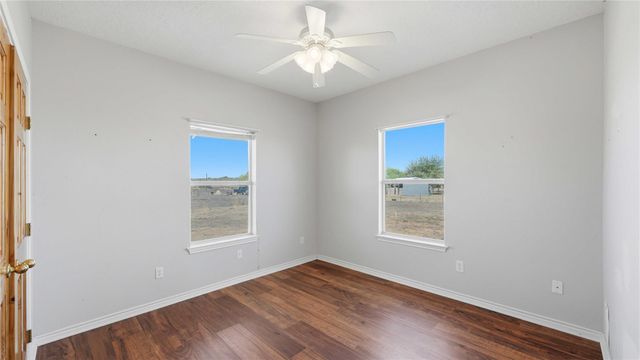 4355 SE River RD, Martindale, TX 78655