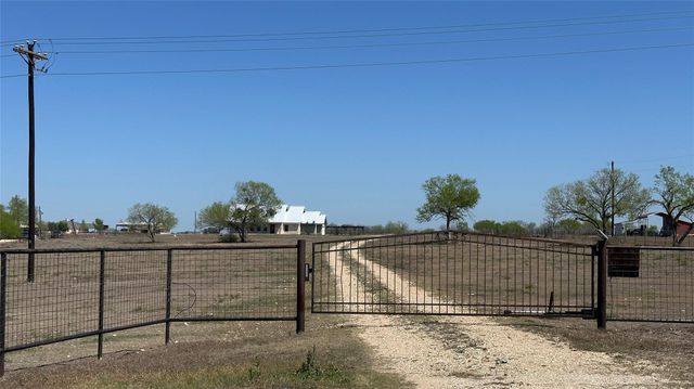 4355 SE River RD, Martindale, TX 78655