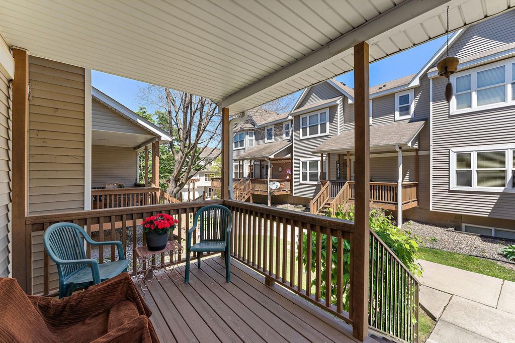 21 River Bend Place, Chaska, MN 55318 — exterior