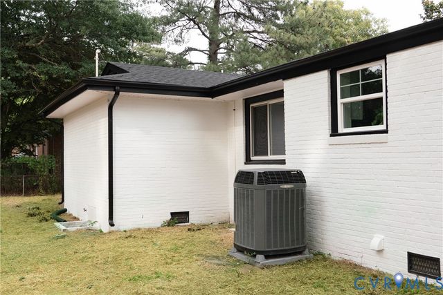 14 Beauregard Ave, Highland Springs, VA 23075
