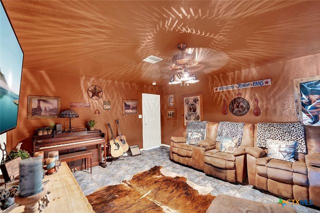 10470 Fm 539, Sutherland Springs, TX 78161