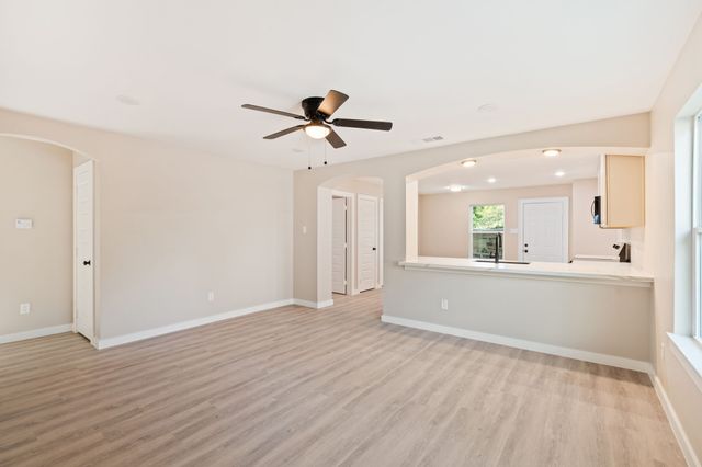 211 Garlock Street, Wilmer, TX 75172