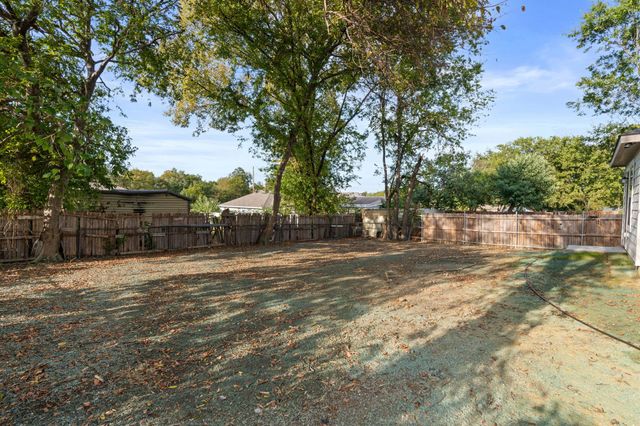 211 Garlock Street, Wilmer, TX 75172