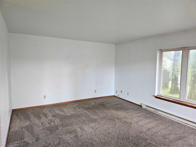 336 WINTERGREEN DRIVE, Omro, WI 54963