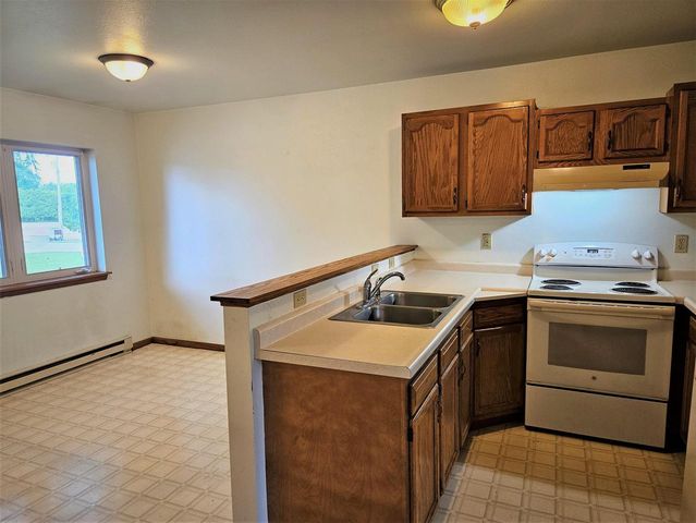 336 WINTERGREEN DRIVE, Omro, WI 54963