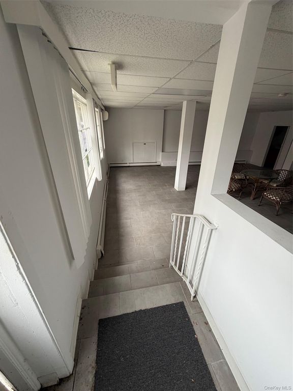 20 Bryant Avenue, Roslyn, NY 11576 — photo 2