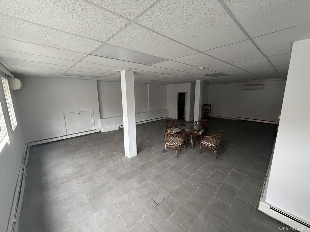 20 Bryant Avenue, Roslyn, NY 11576 — photo 4