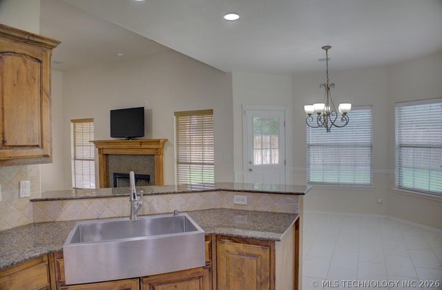9277 E 119th Place S, Bixby, OK 74008