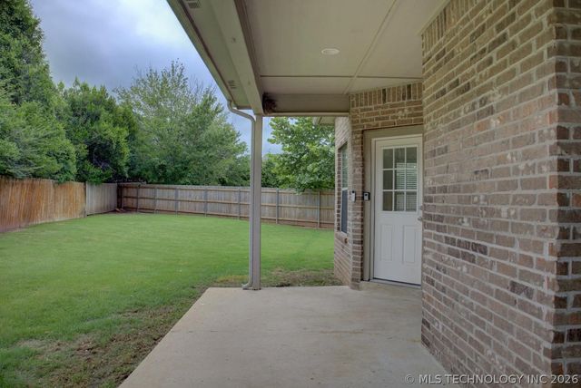 9277 E 119th Place S, Bixby, OK 74008