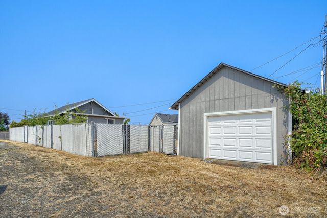 7047 S Warner Street, Tacoma, WA 98409