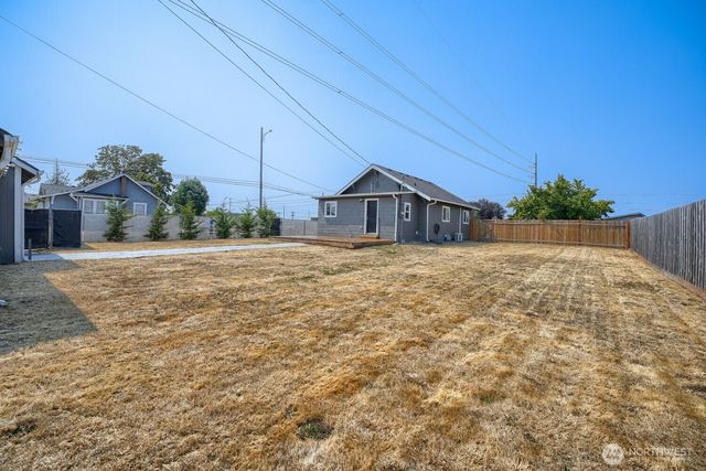 7047 S Warner Street, Tacoma, WA 98409