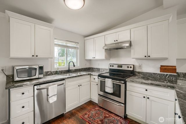 7047 S Warner Street, Tacoma, WA 98409