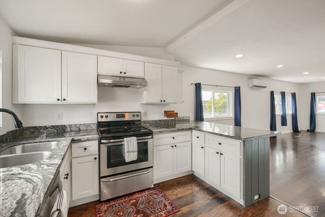 7047 S Warner Street, Tacoma, WA 98409