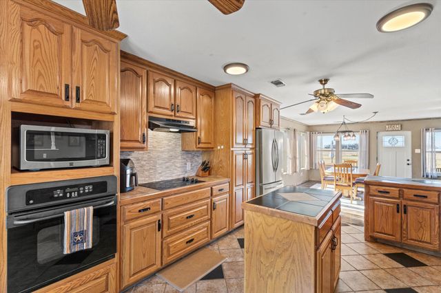 11975 Massey Road, Pilot Point, TX 76258