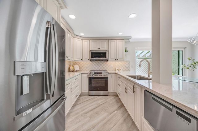 1 WINDRUSH BOULEVARD 37, Indian Rocks Beach, FL 33785