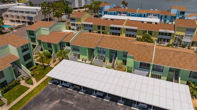 1 WINDRUSH BOULEVARD 37, Indian Rocks Beach, FL 33785