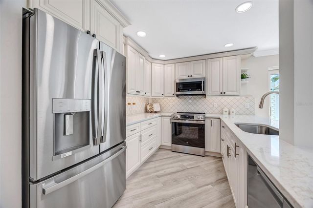 1 WINDRUSH BOULEVARD 37, Indian Rocks Beach, FL 33785