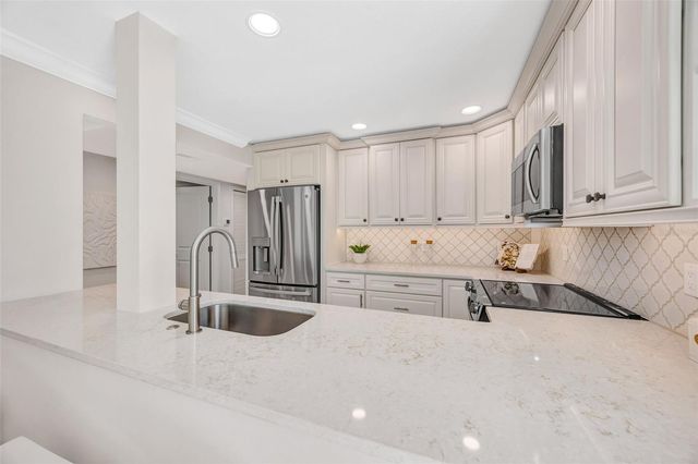 1 WINDRUSH BOULEVARD 37, Indian Rocks Beach, FL 33785