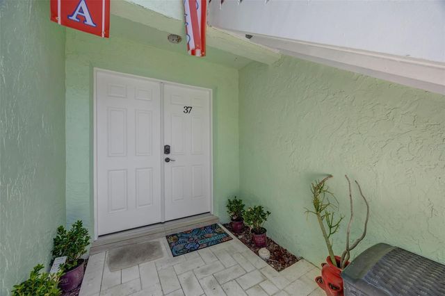1 WINDRUSH BOULEVARD 37, Indian Rocks Beach, FL 33785
