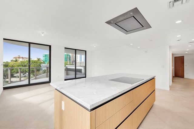 1135 103rd 307, Bay Harbor Islands, FL 33154