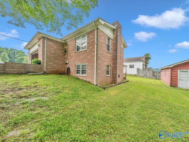 10104 Memorial Parkway North, Huntsville, AL 35810