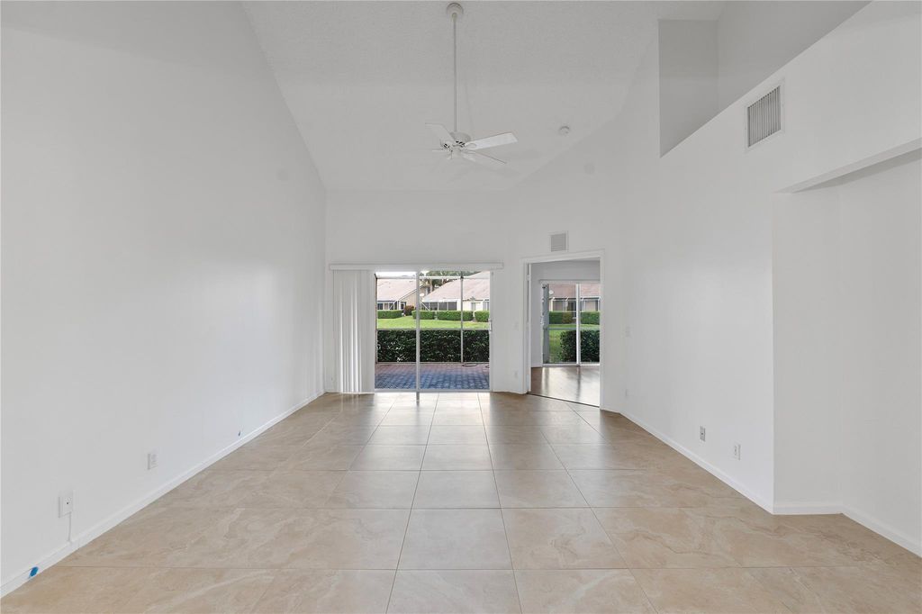 Image 13 of property listing at 7342 NW 62nd Ter, Parkland, FL 33067