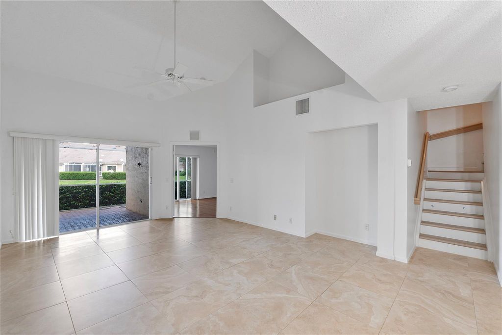 Image 15 of property listing at 7342 NW 62nd Ter, Parkland, FL 33067