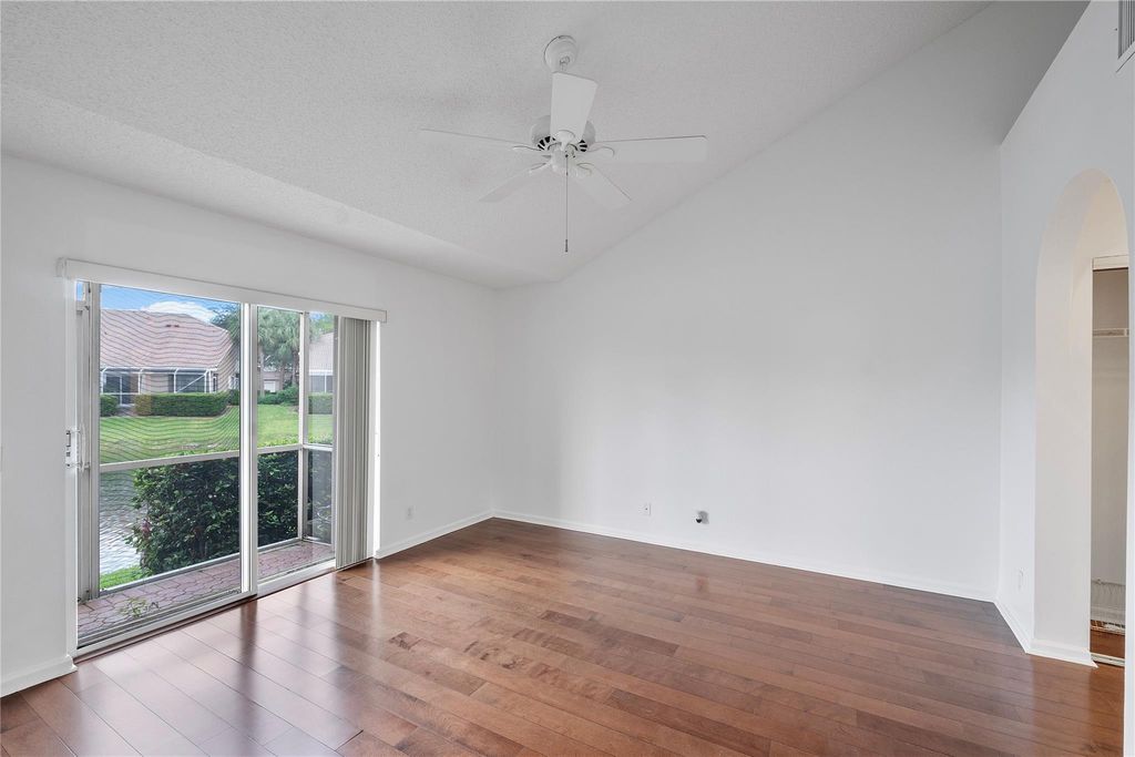 Image 16 of property listing at 7342 NW 62nd Ter, Parkland, FL 33067