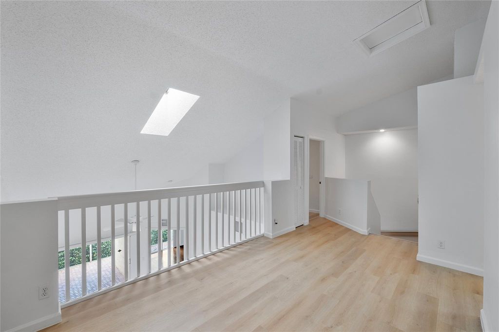 Image 27 of property listing at 7342 NW 62nd Ter, Parkland, FL 33067